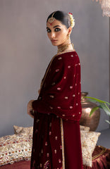 Makhmal Luxury Embroidered Velvet Collection By Emaan Adee 02