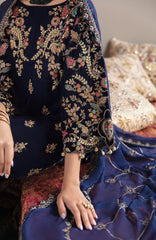 Makhmal Luxury Embroidered Velvet Collection By Emaan Adee 03