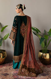 Makhmal Luxury Embroidered Velvet Collection By Emaan Adee 06