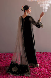 Makhmal Luxury Embroidered Velvet Collection By Emaan Adeel 08