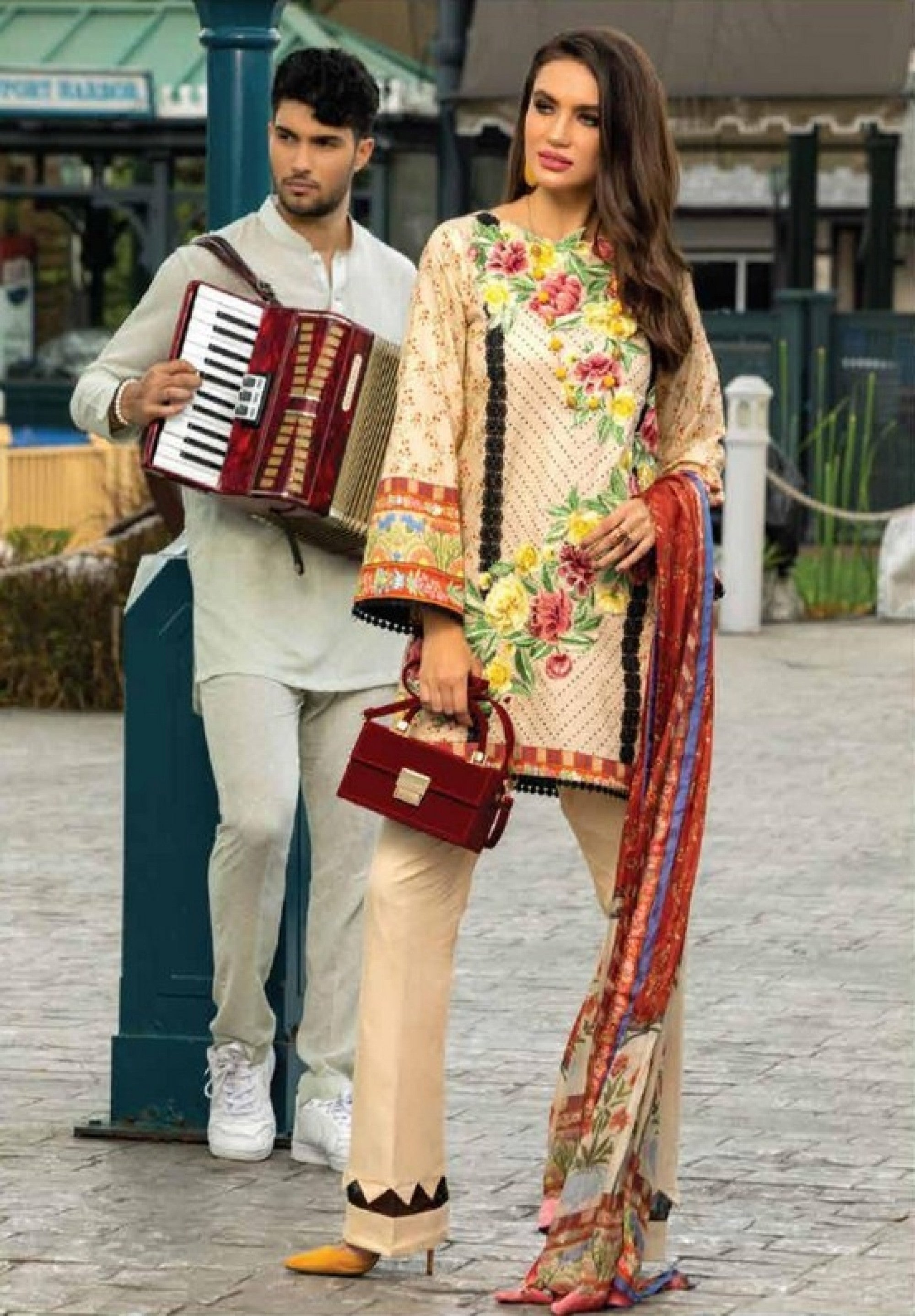 Ittehad Sarang Lawn - Japan Centre Textile