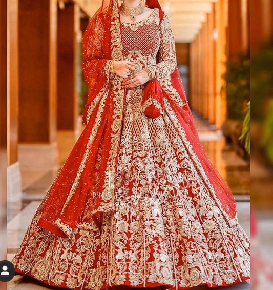 What is the Average Price of a Bridal Dress in Pakistan?