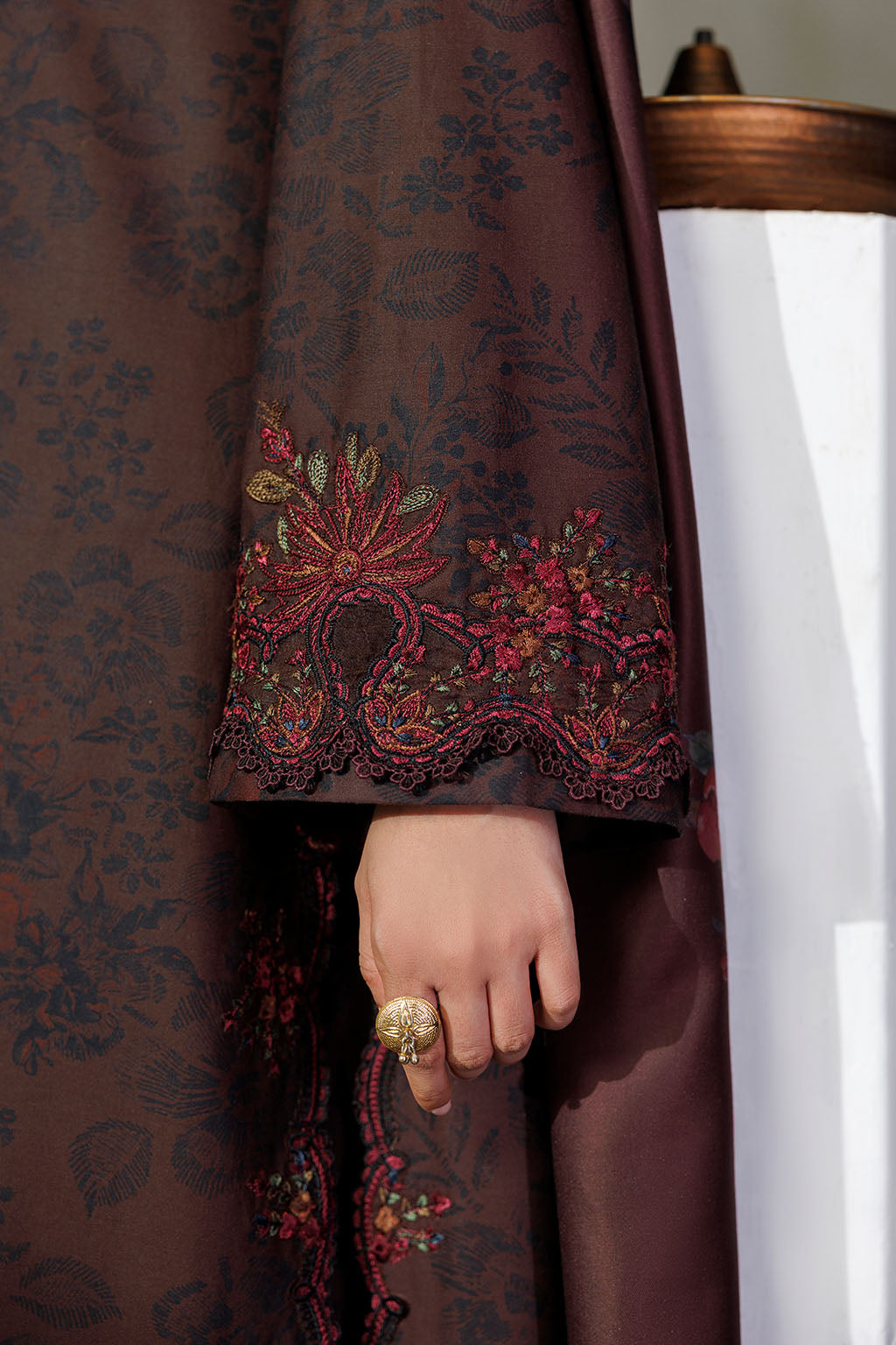 IZNIK PRE-FALL '26