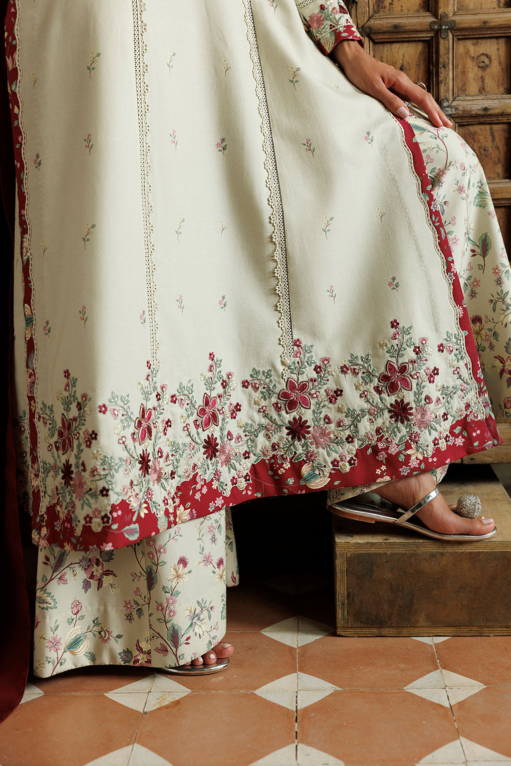 IZNIK PRE-FALL '26