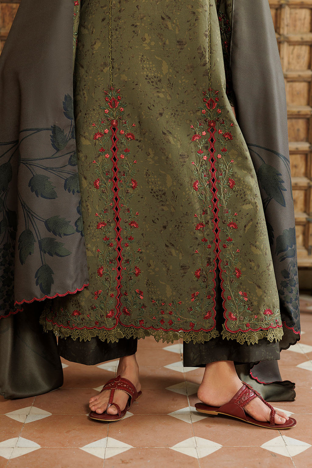 IZNIK PRE-FALL '26