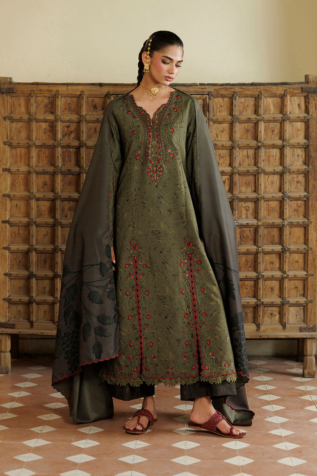 IZNIK PRE-FALL '26