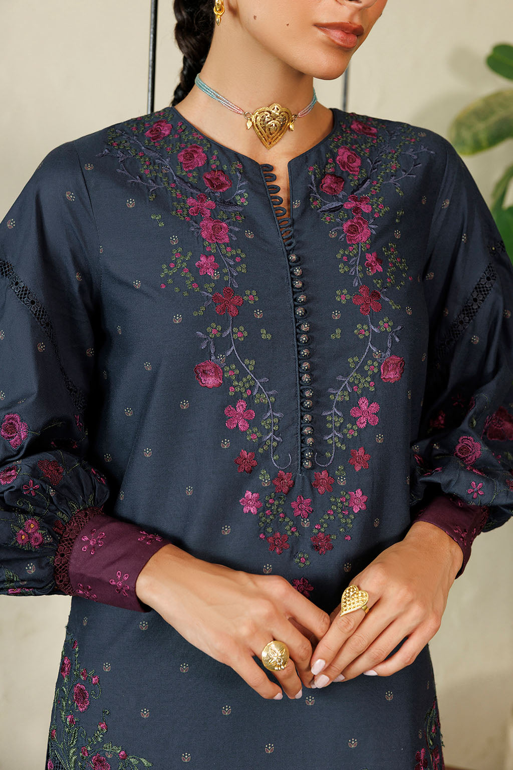 IZNIK PRE-FALL '26