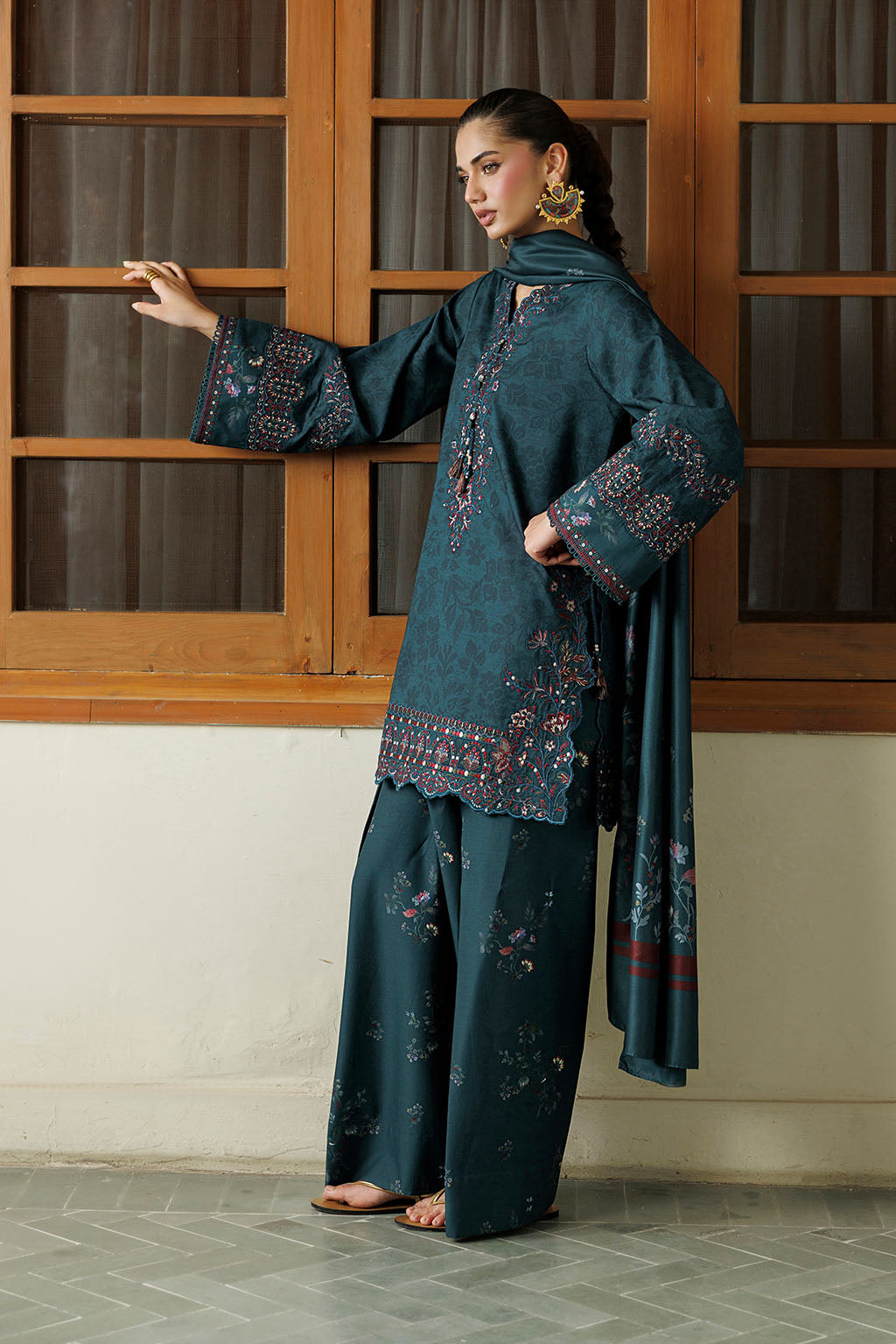 IZNIK PRE-FALL '26