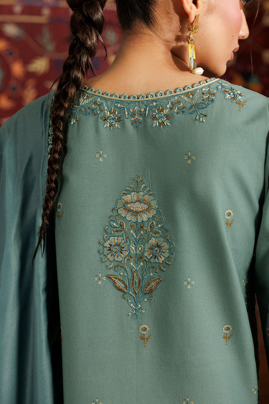 IZNIK PRE-FALL '26