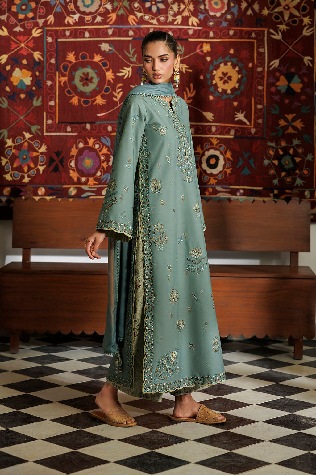 IZNIK PRE-FALL '26