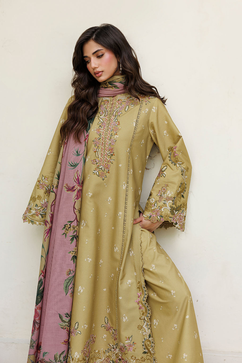 IZNIK PRE-FALL '26