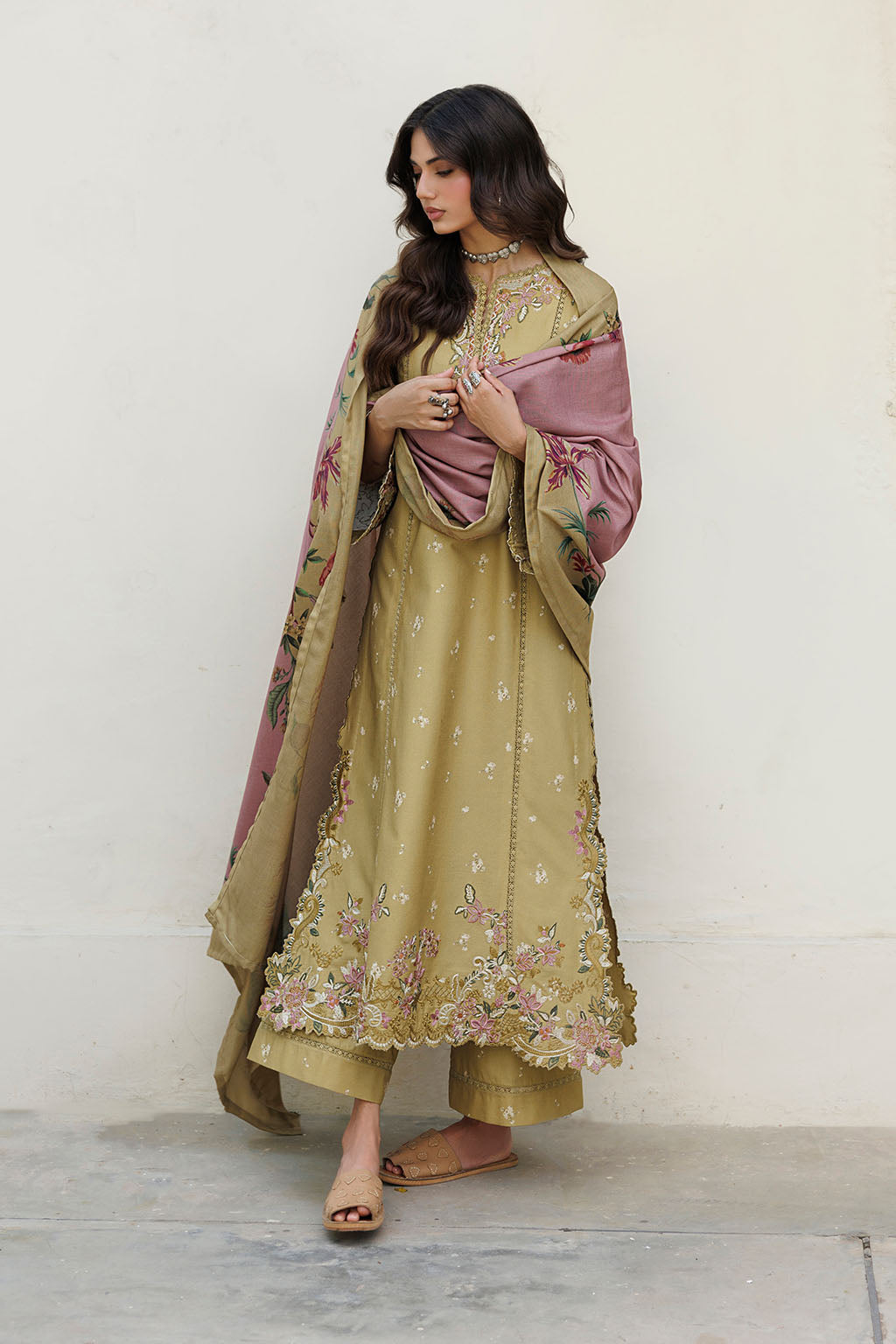 IZNIK PRE-FALL '26