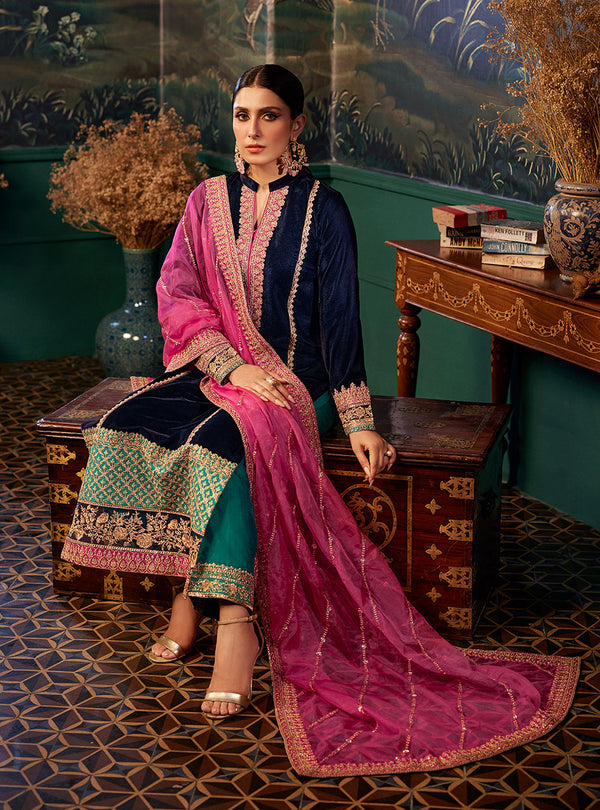 Zainab Chottani Velvet Collection AMIRA D-4