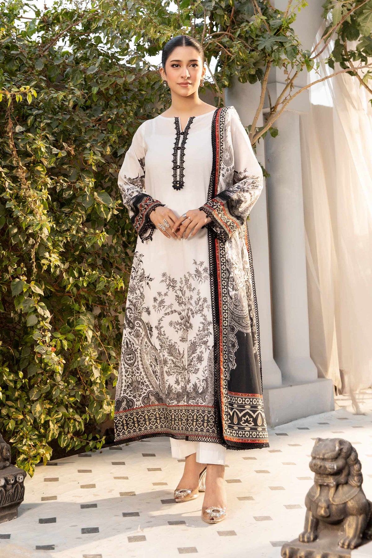 Elaheh M Basic Unstitched 3 Piece Lawn 25