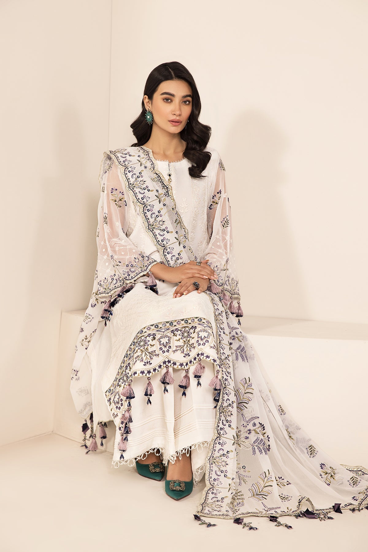 Alizeh Lamhay Festive