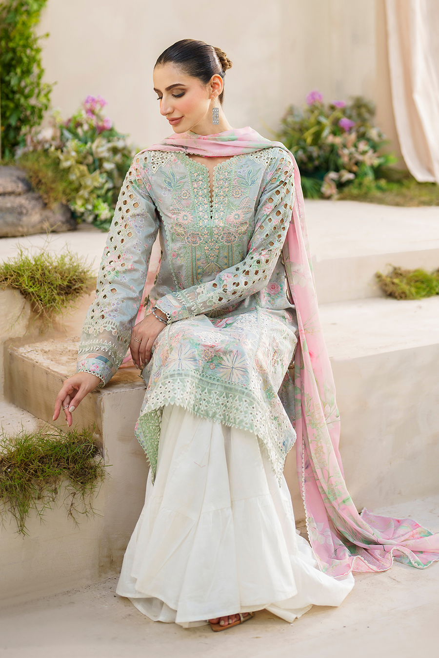 Iznik Festive Luxury Lawn Collection 24 (07)