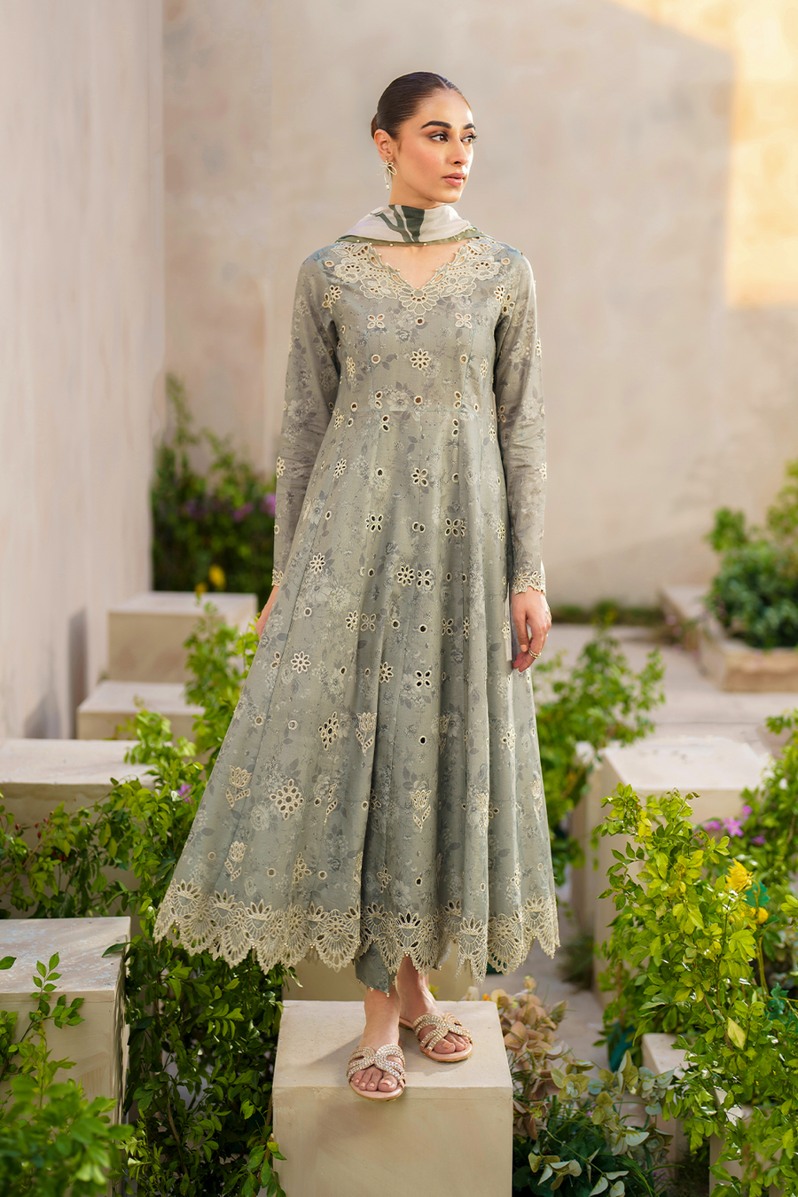 Iznik Festive Luxury Lawn Collection 24 (10)