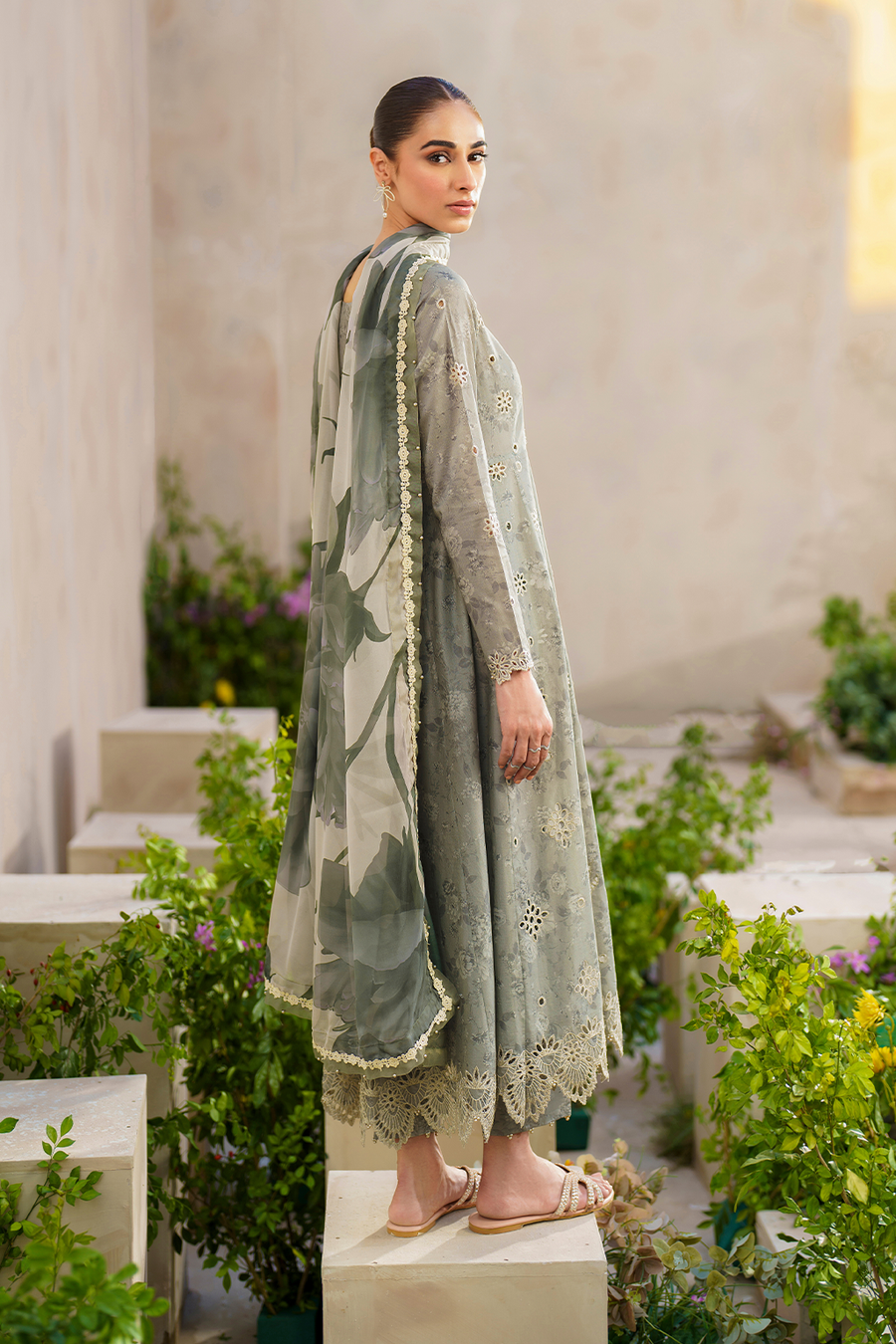 Iznik Festive Luxury Lawn Collection 24 (10)