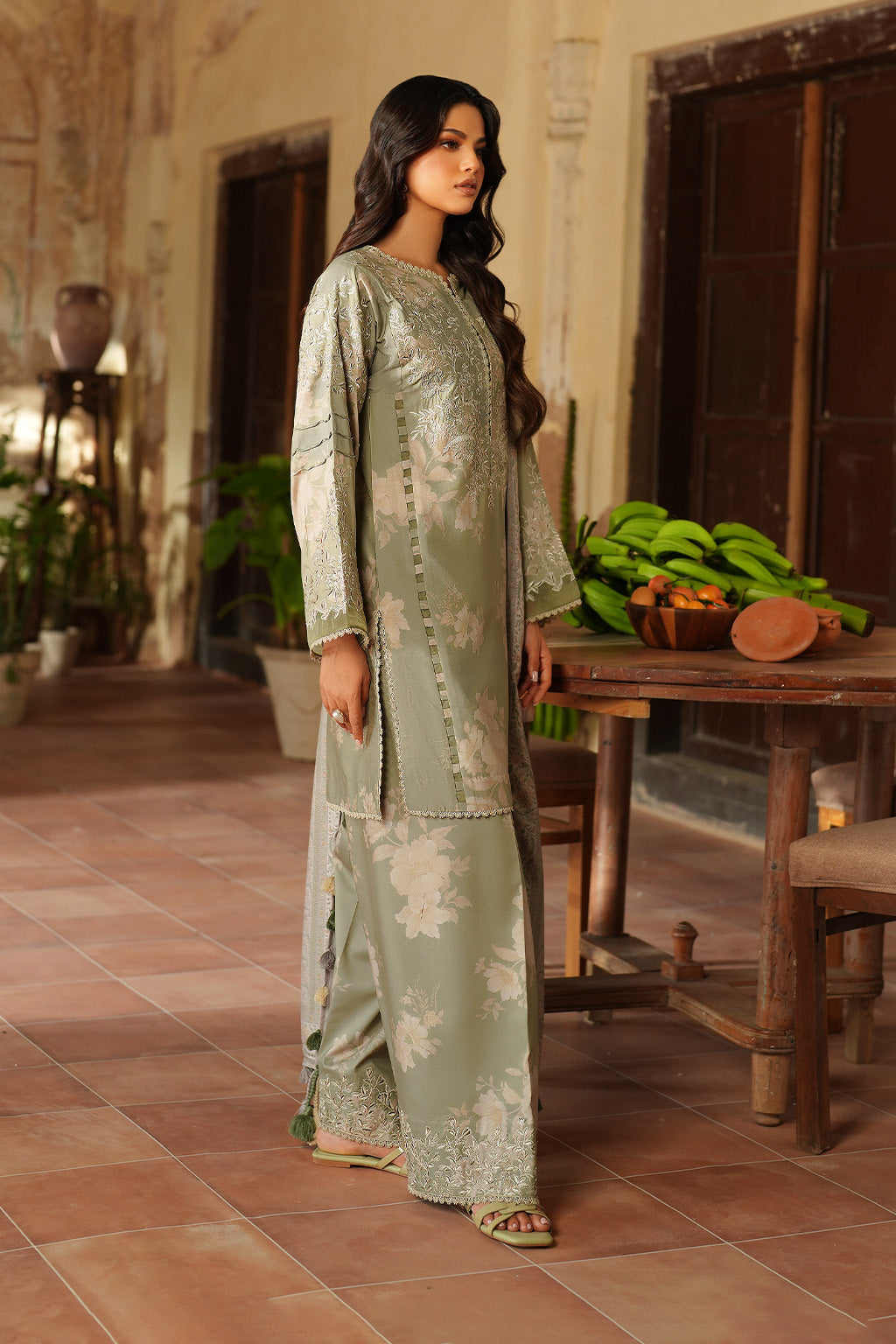 Pre Fall '25 By Iznik