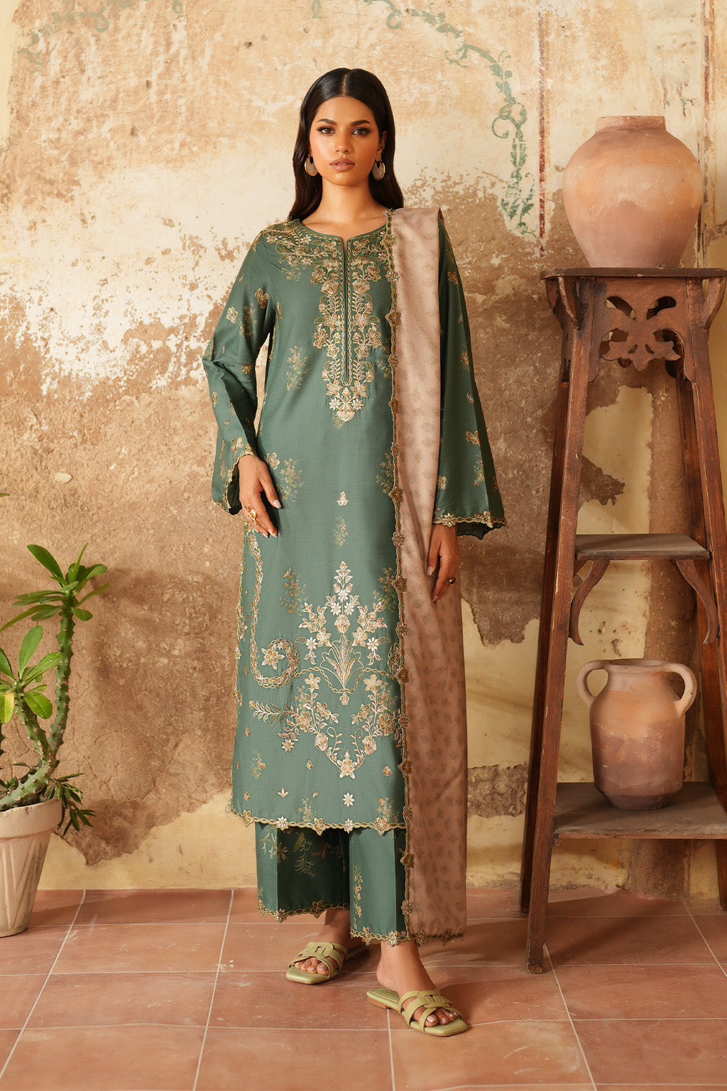 Pre Fall '25 By Iznik