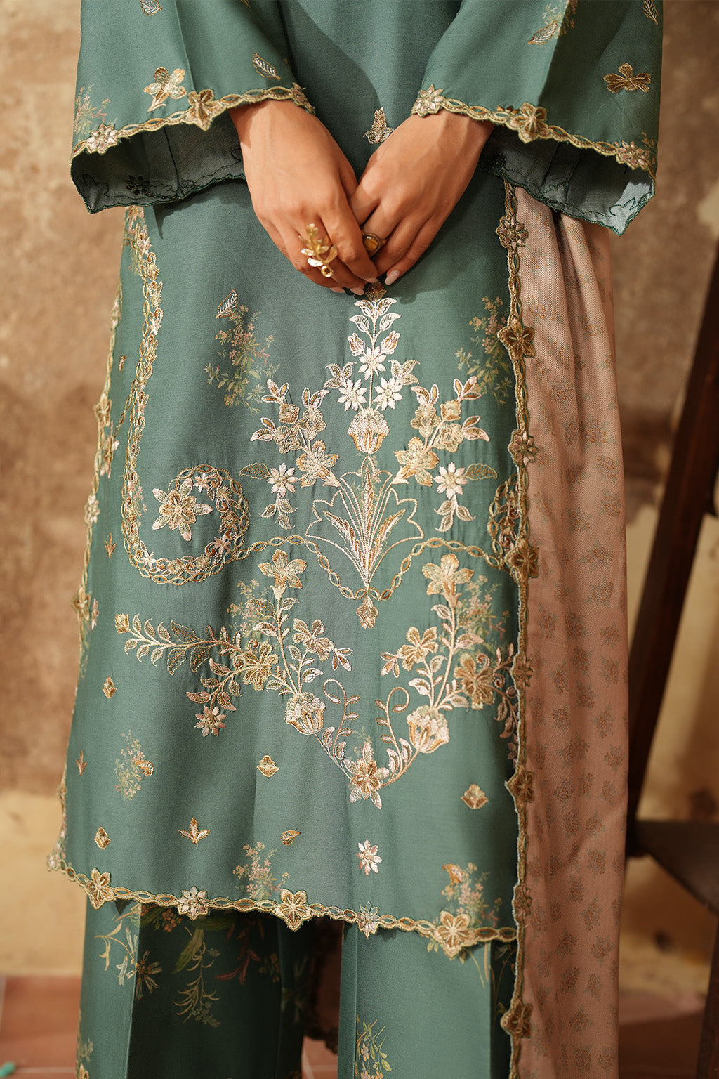 Pre Fall '25 By Iznik