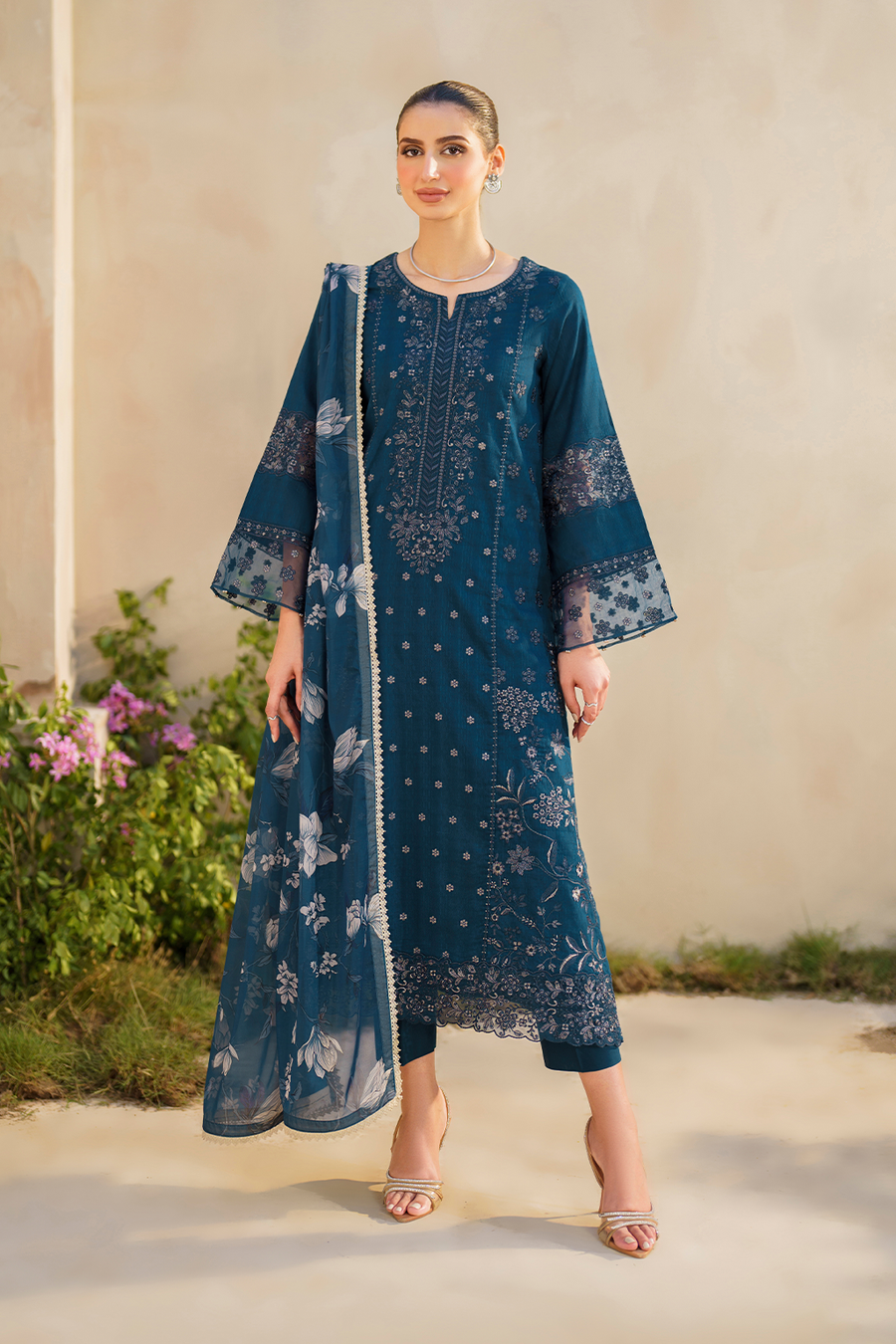 Iznik Festive Luxury Lawn Collection 24 (01)