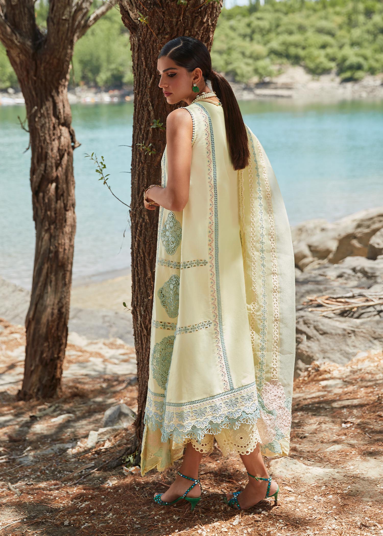 Crimson Luxury Lawn Saira Shakira