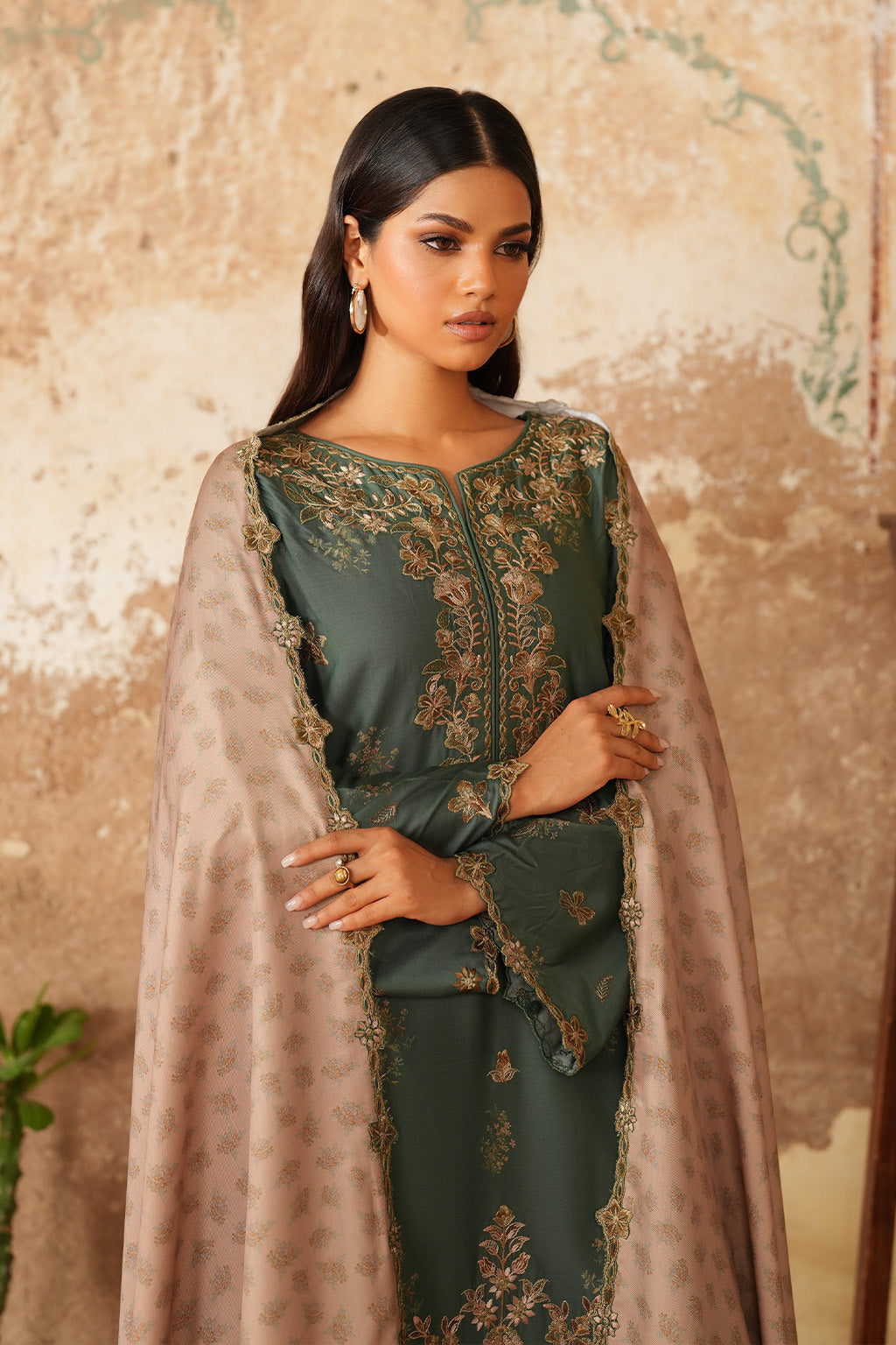 Pre Fall '25 By Iznik