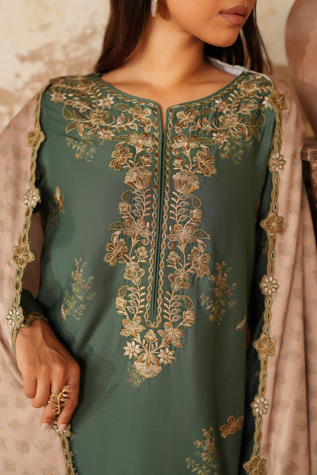 Pre Fall '25 By Iznik