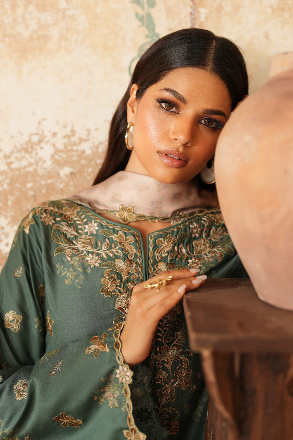Pre Fall '25 By Iznik