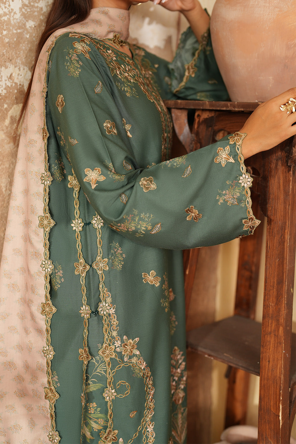 Pre Fall '25 By Iznik