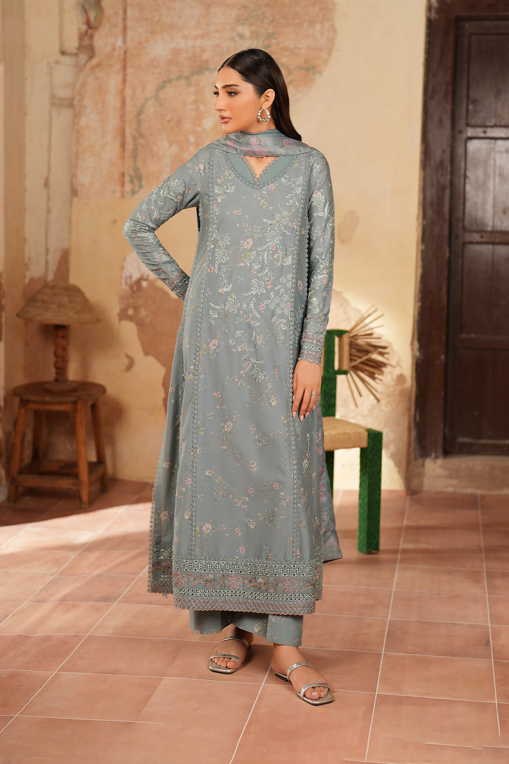 Pre Fall '25 By Iznik