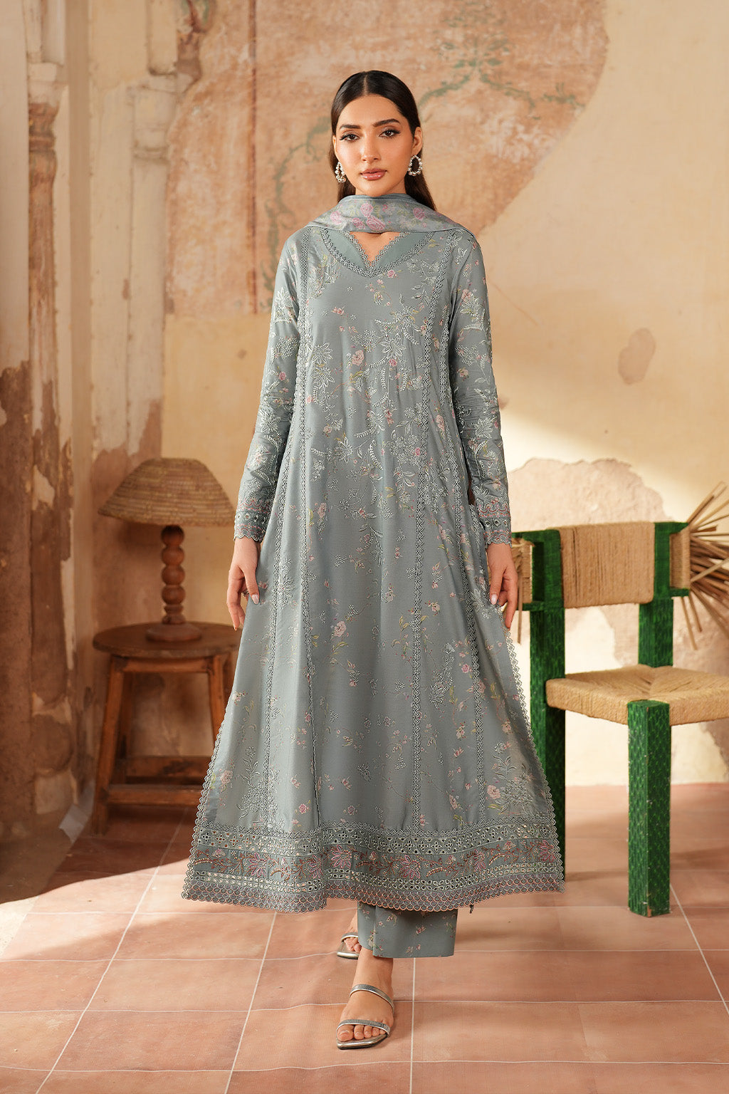 Pre Fall '25 By Iznik