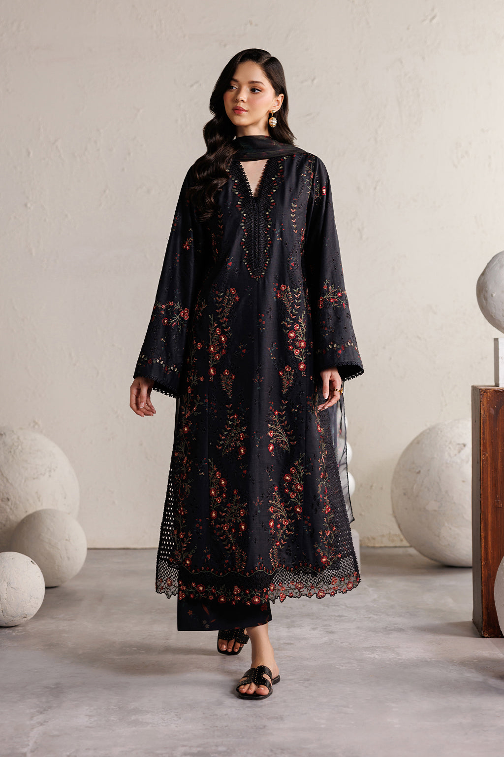 Iznik Festive Lawn 26