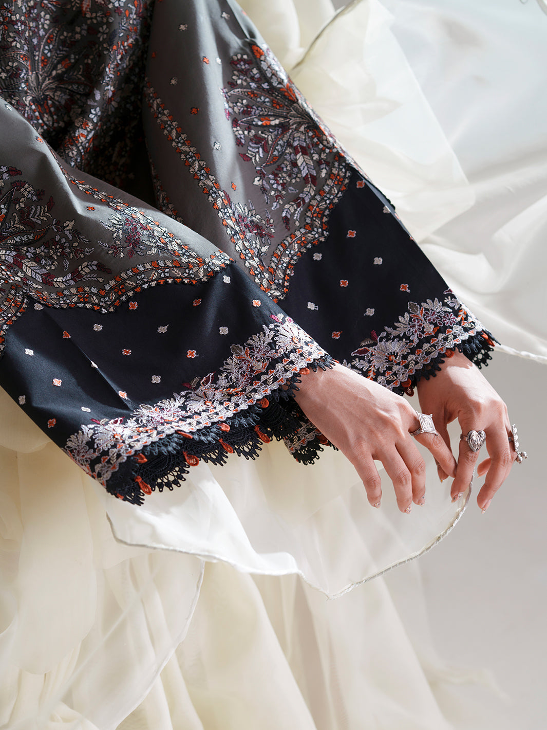 Binilyas Amour Luxury Lawn '26