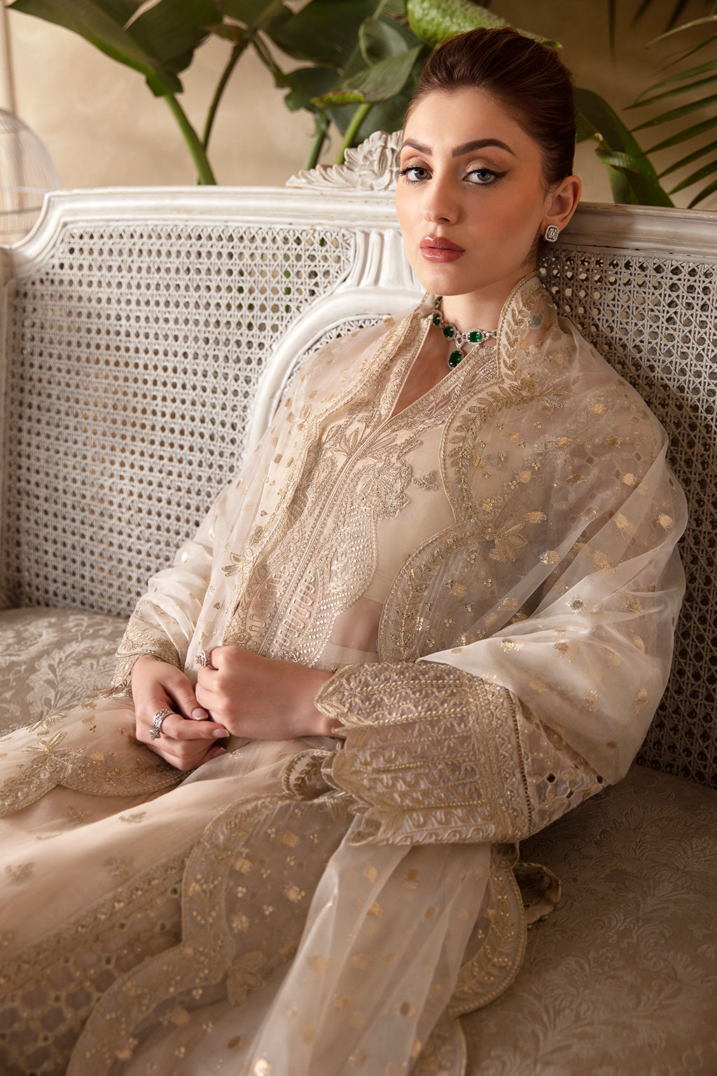 Afrozeh La Fuchsia Luxury Embroidered Formal Collection 05