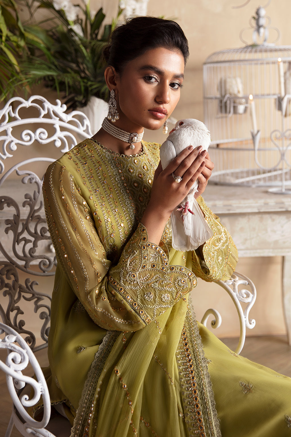 Afrozeh La Fuchsia Luxury Embroidered Formal Collection 02