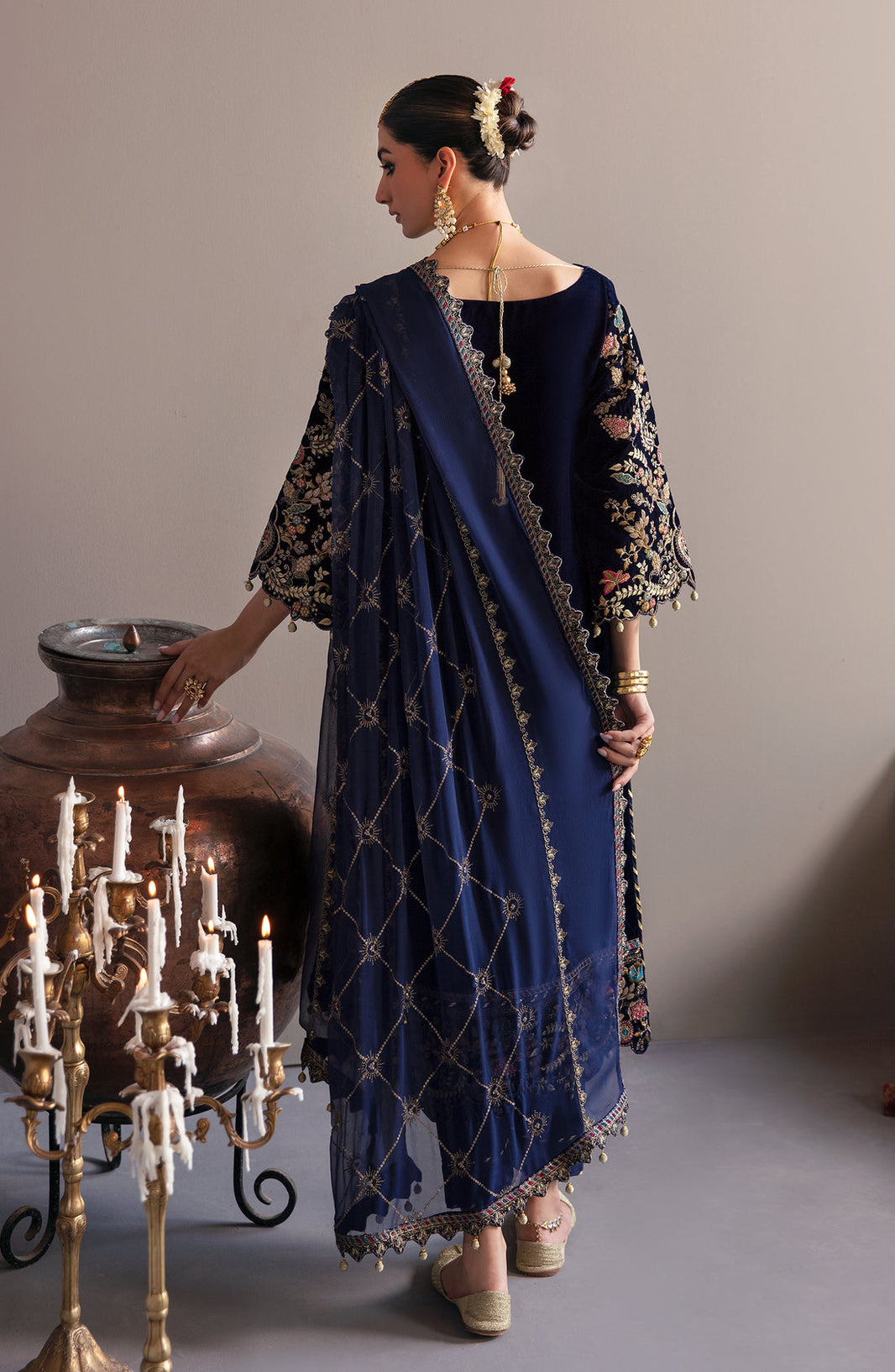 Makhmal Luxury Embroidered Velvet Collection By Emaan Adee 03