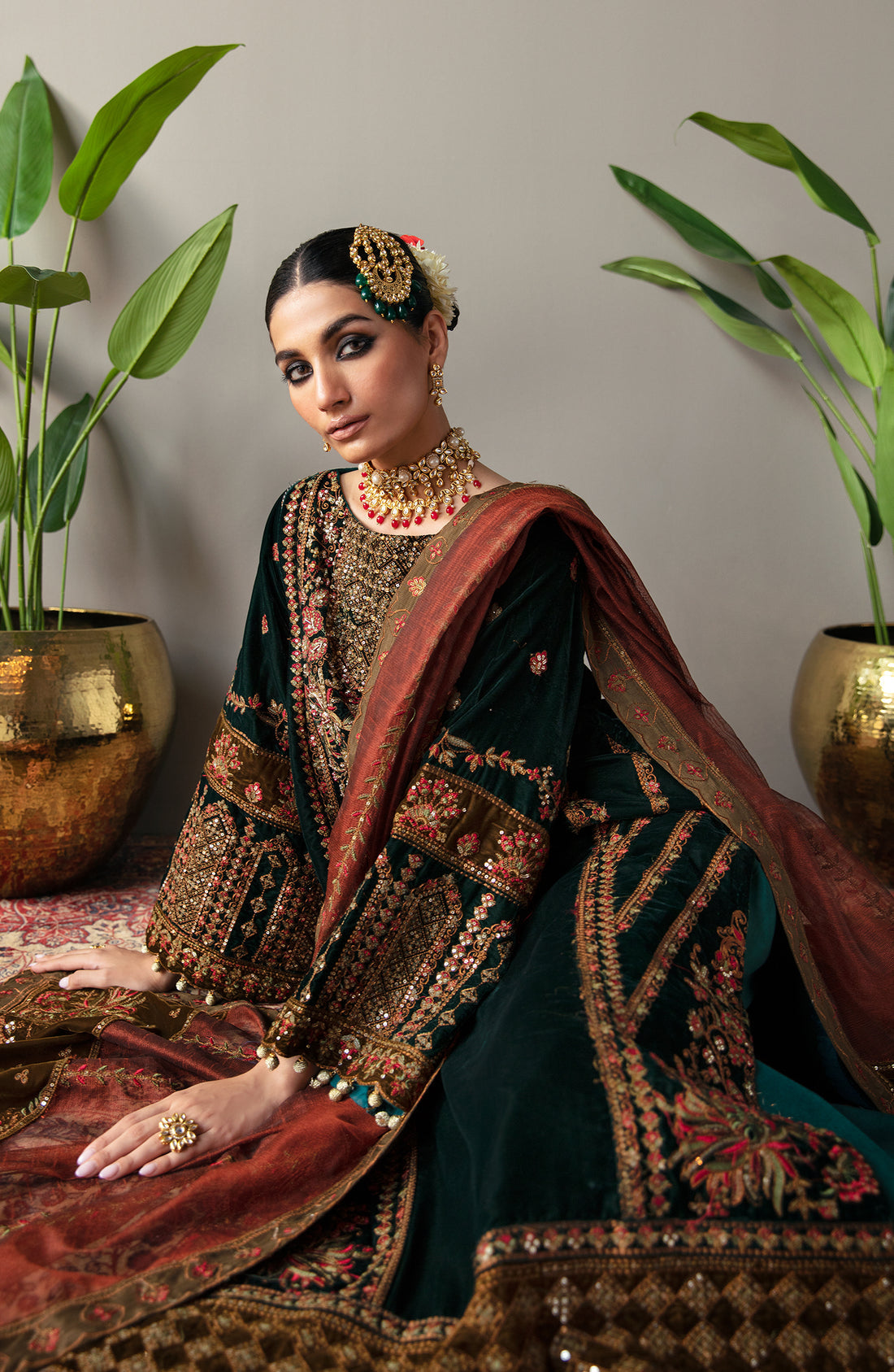 Makhmal Luxury Embroidered Velvet Collection By Emaan Adee 06