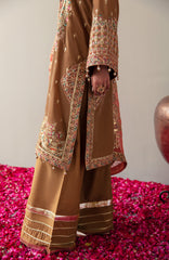 Makhmal Luxury Embroidered Velvet Collection By Emaan Adee 07