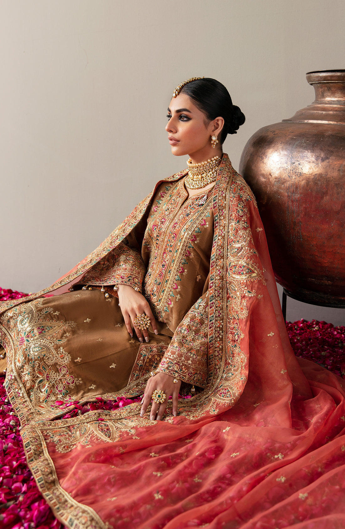 Makhmal Luxury Embroidered Velvet Collection By Emaan Adee 07