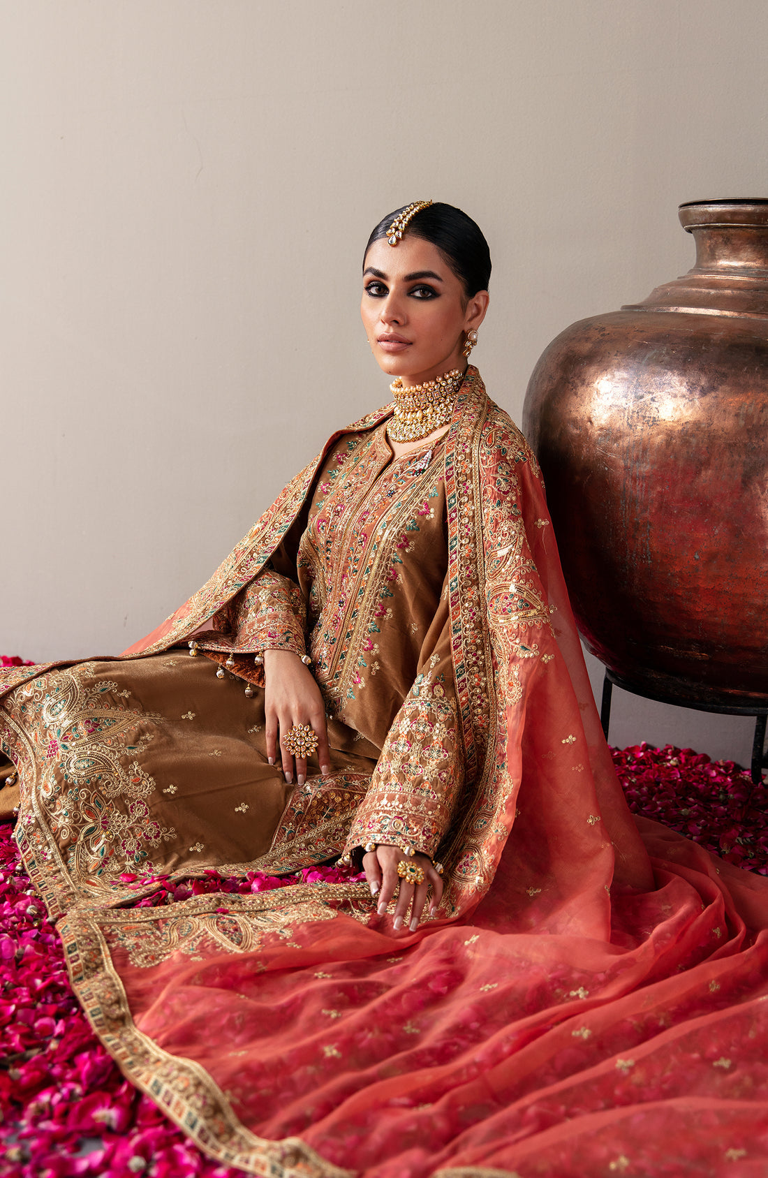 Makhmal Luxury Embroidered Velvet Collection By Emaan Adee 07