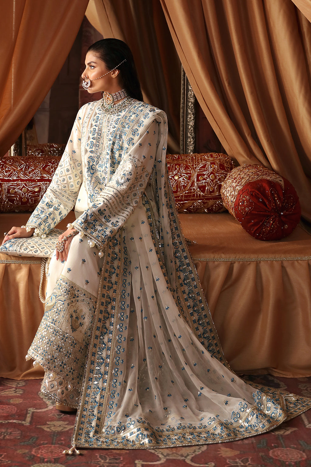 Afrozeh Divani Luxury Embroidered Silk Collection 09