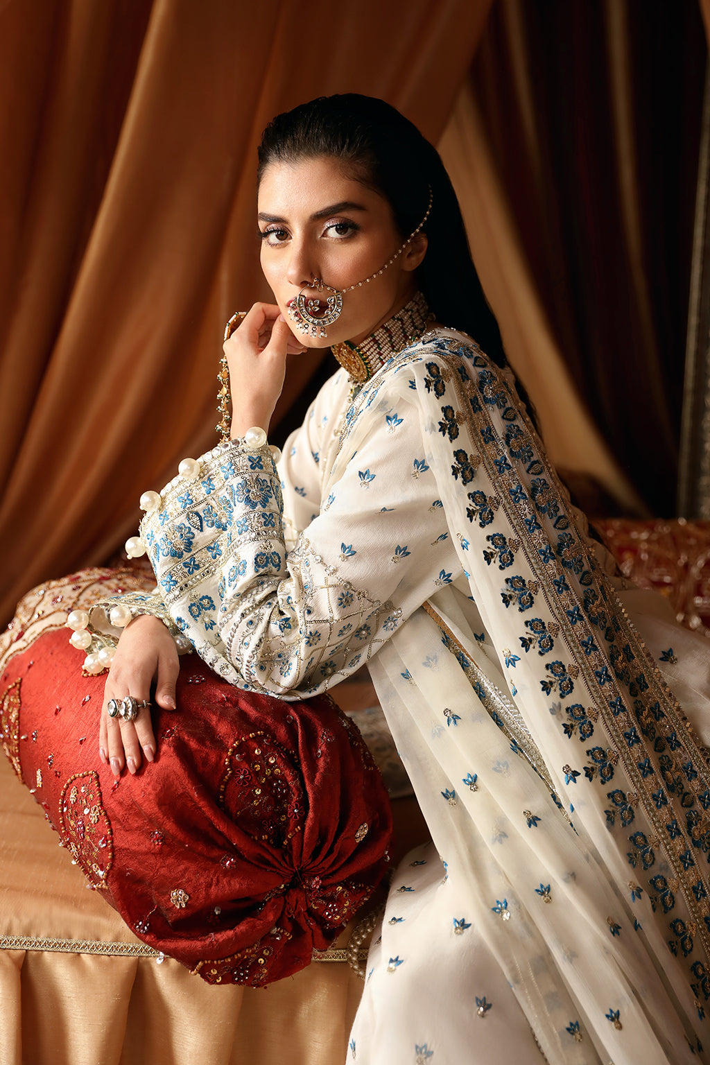 Afrozeh Divani Luxury Embroidered Silk Collection 09