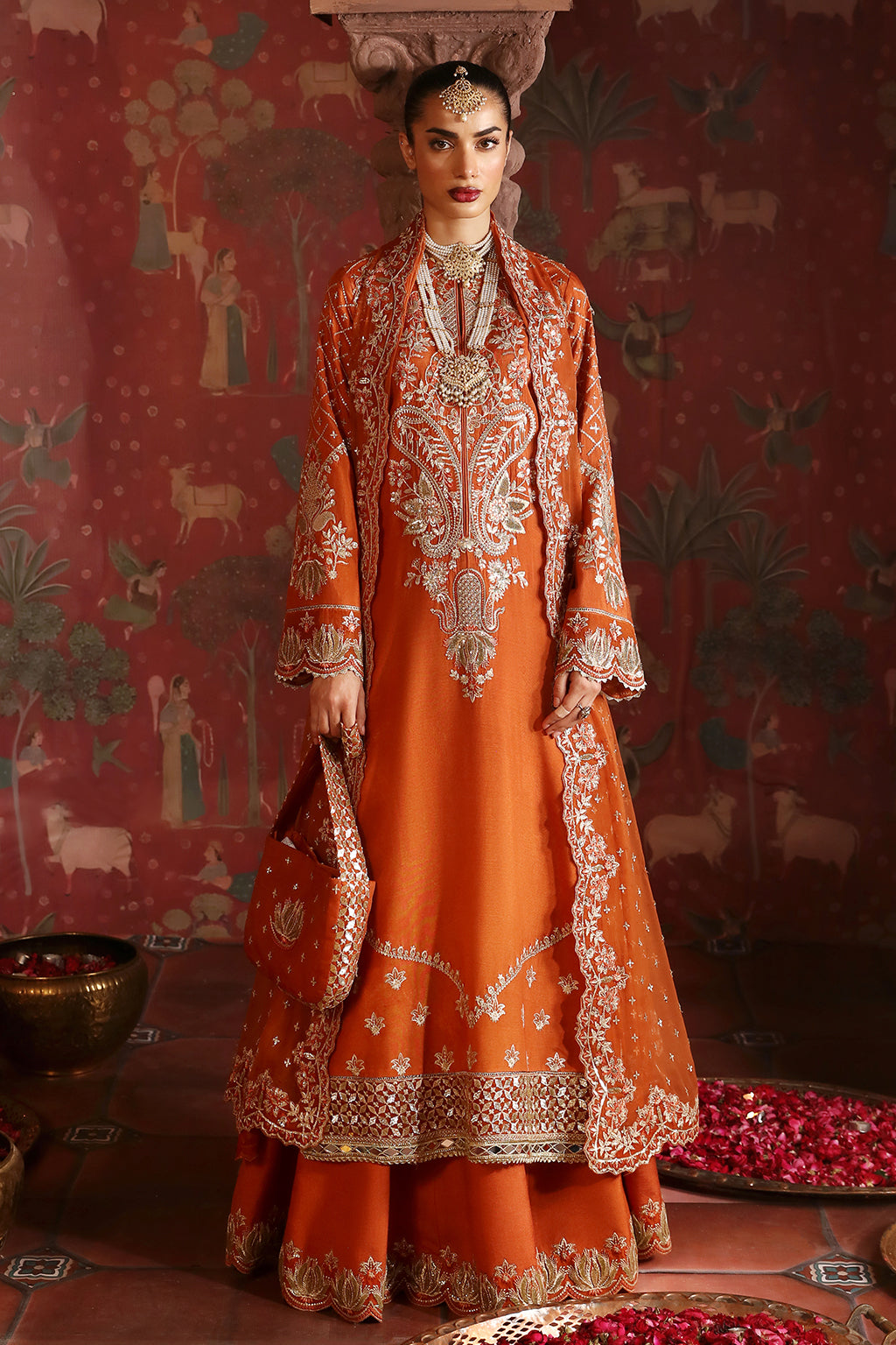 Afrozeh Divani Luxury Embroidered Silk Collection 08