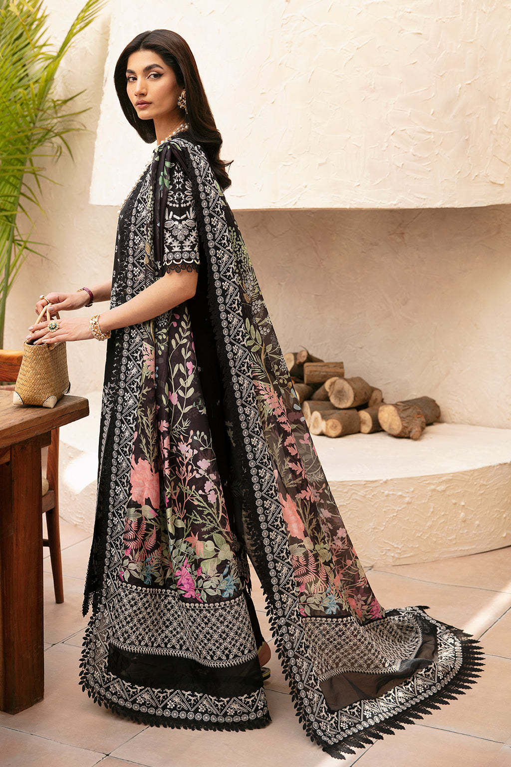 Afrozeh Cascade Luxury Lawn Collection '24 (01)