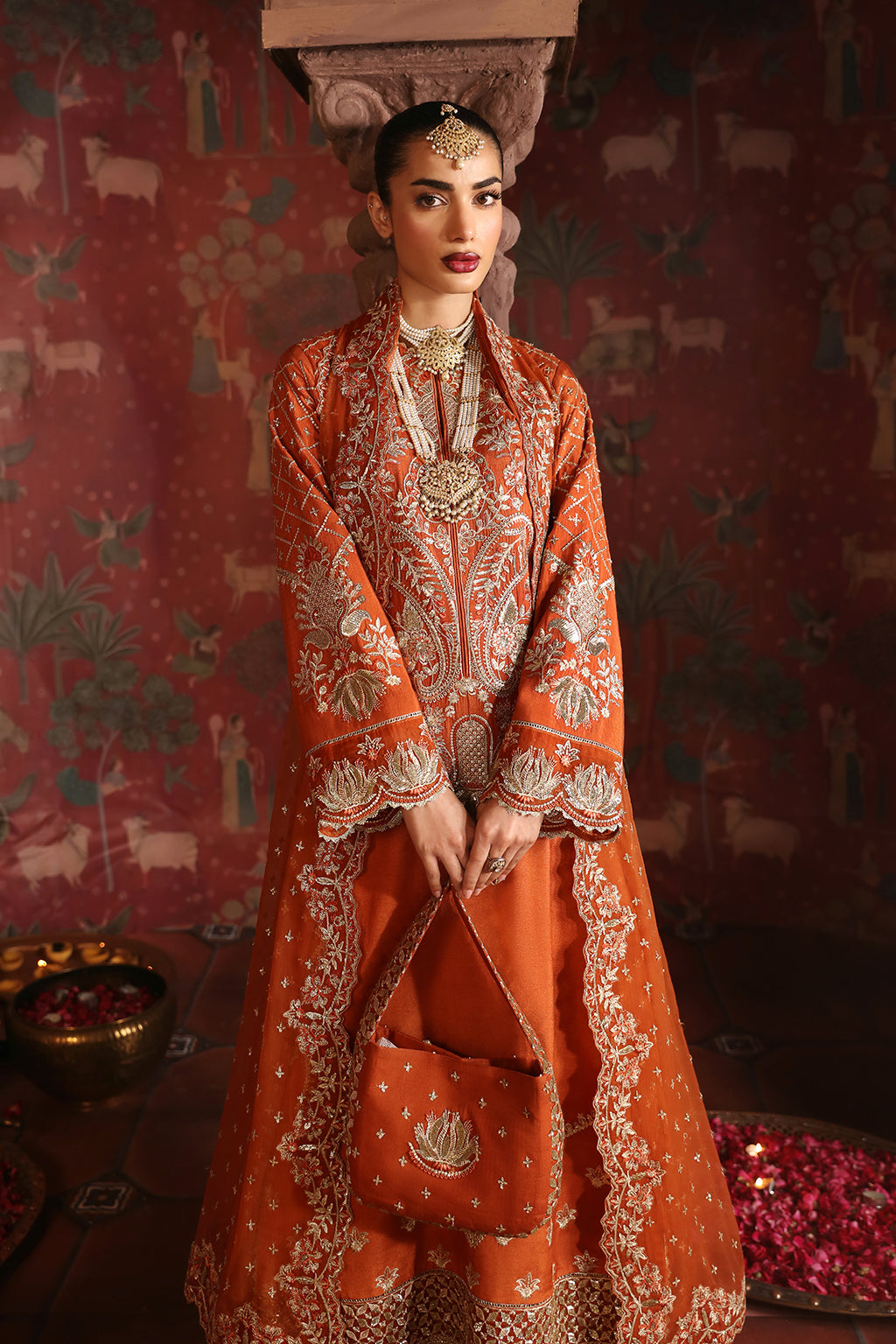 Afrozeh Divani Luxury Embroidered Silk Collection 08