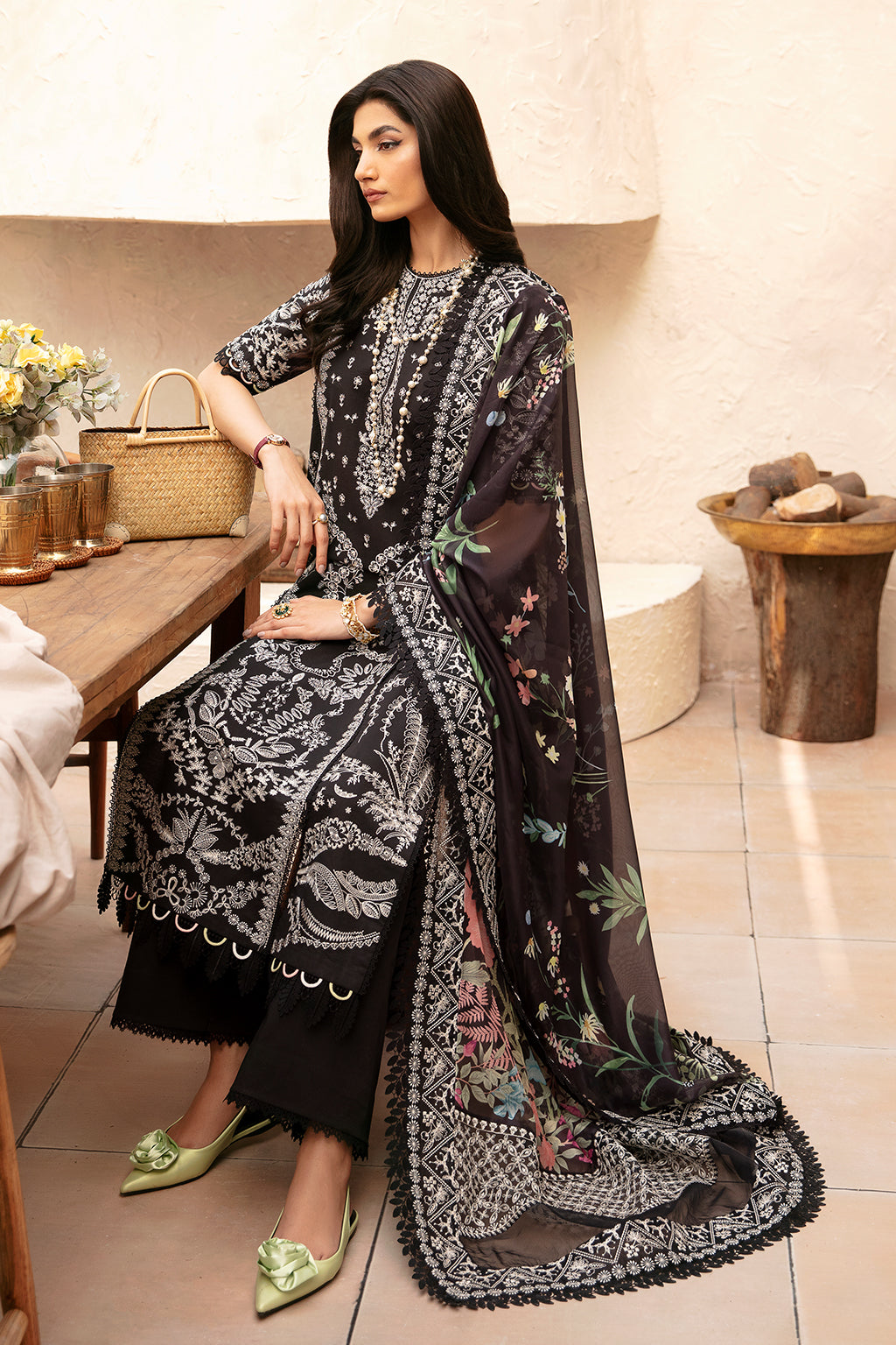 Afrozeh Cascade Luxury Lawn Collection '24 (01)