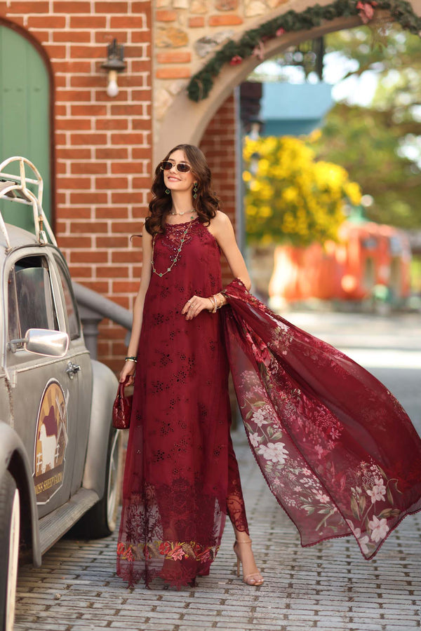 Noor By Saadia Asad Luxe Chikankari '26