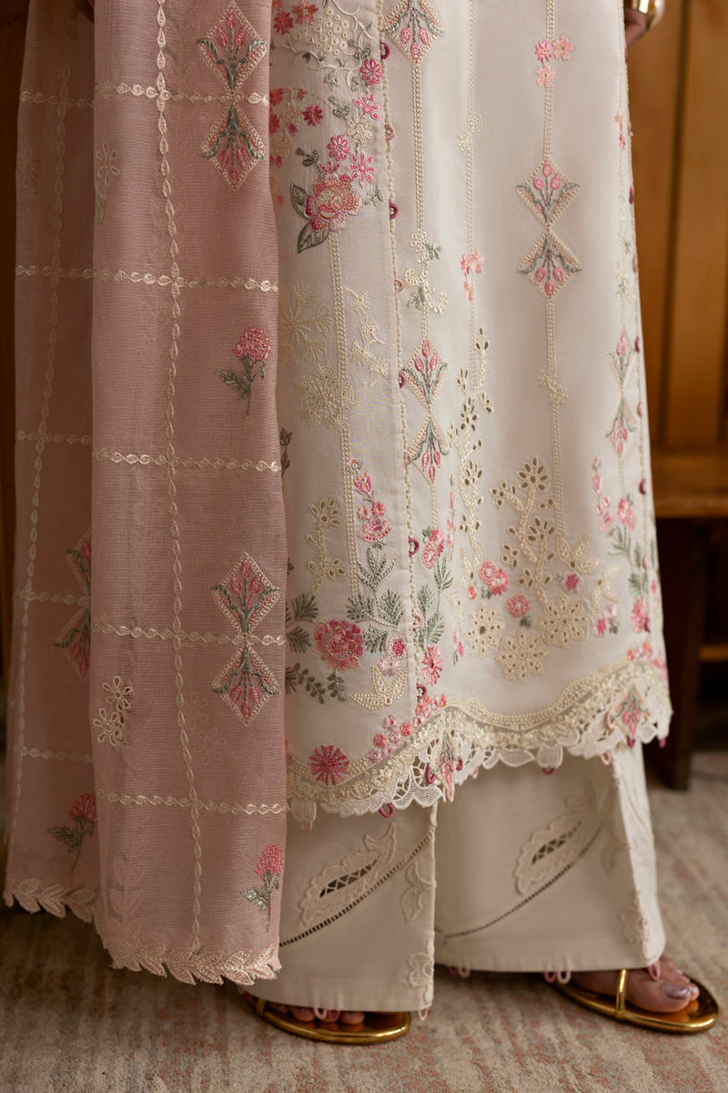 Qalamkar Qlinekari Lawn 25